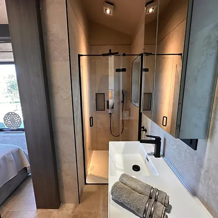 Oliviera 别墅 罗维尼