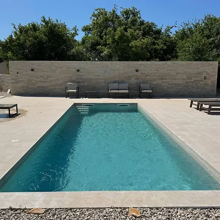Poolvilla Oliviera *