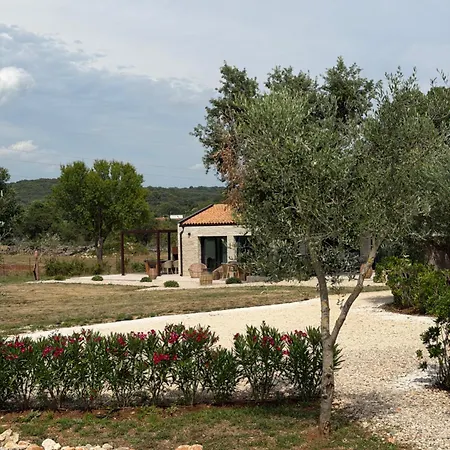 Poolvilla Oliviera Villa *