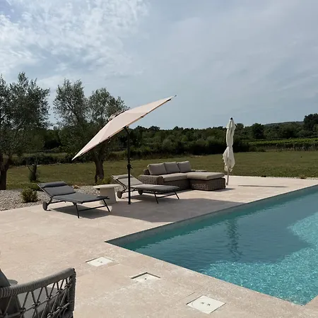 Poolvilla Oliviera *